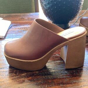 Steve Madde Women’s Brown Platform Clogs (Bose) size 7